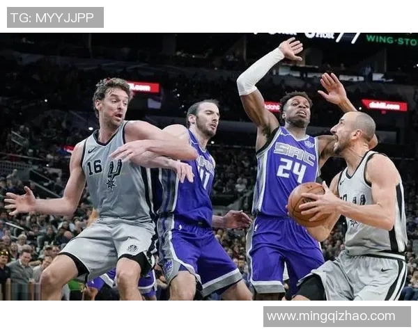 夏季联赛精彩对决火箭队与骑士队的较量引发球迷热议