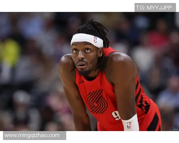 杰拉米格兰特如何在NBA赛场上展现个人才华与团队合作的完美结合